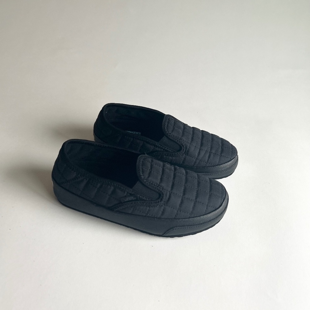 Vans Quilted Black Nylon Rubber Outsole Slippers with Red Accents size 5.5W, 4M.